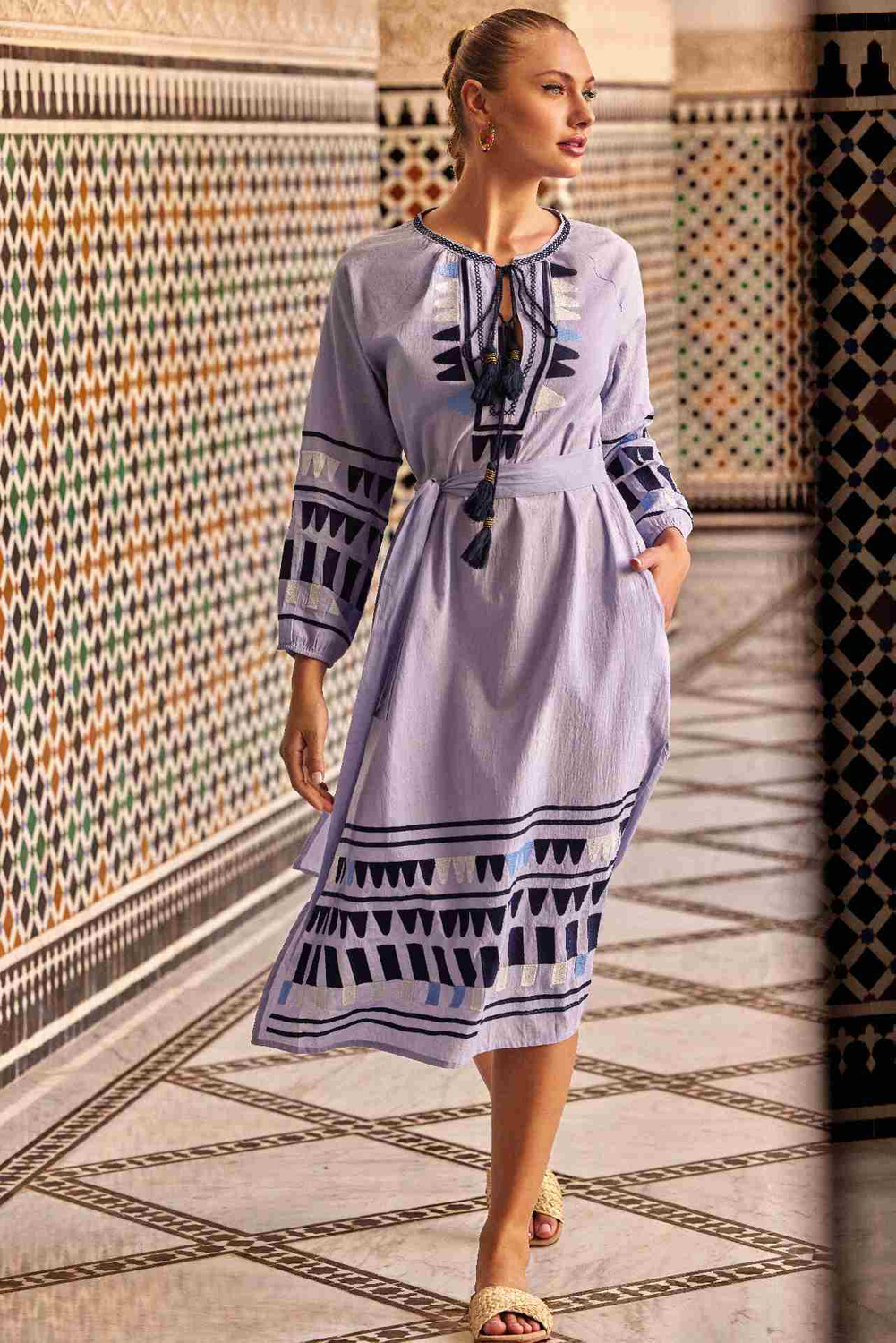 Bawełniana sukienka Moira Iconique niebieska IC24-044